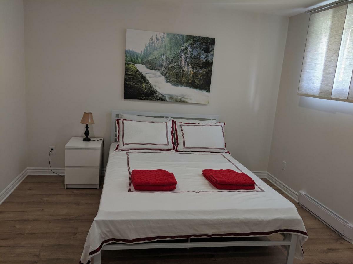 Spacious Basement One Bedroom Apartment, Wifi. Montréal Exteriör bild